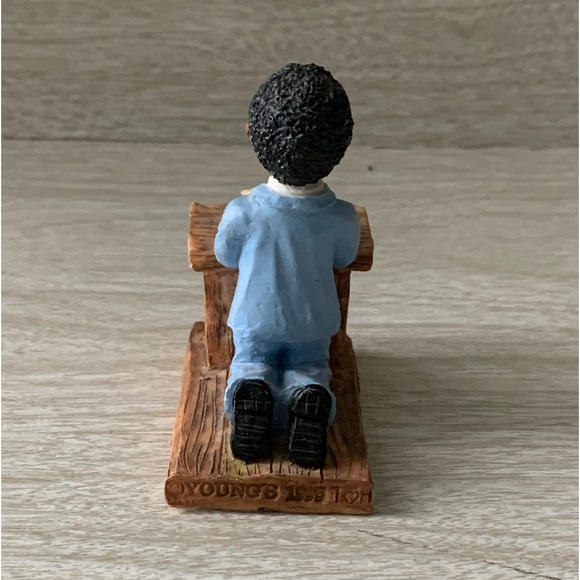Young’s Praying Boy Figurine - Picture 3 of 6